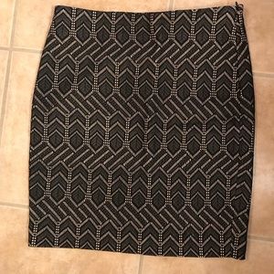 👌🏼 Ann Taylor lace overlay STRETCHY skirt!